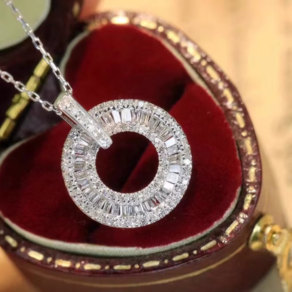 NEW 18k White Gold Diamond Necklace Circle Baguette Cut Diamond Necklace